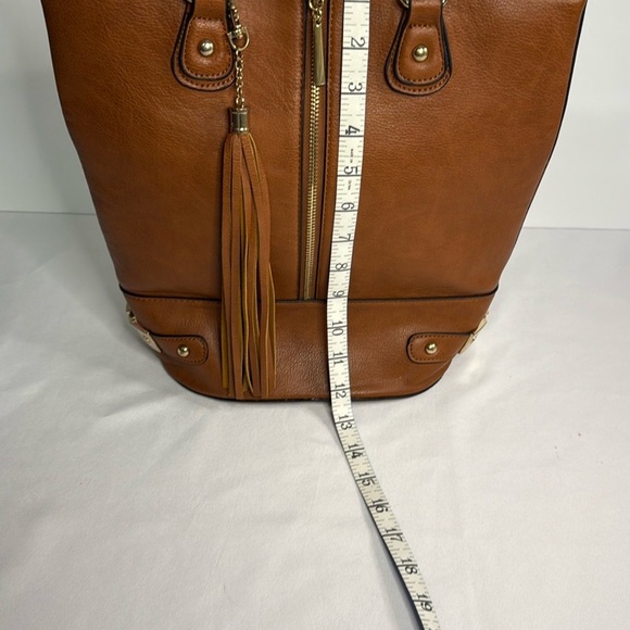 Classic Brown Leather Tote with Tassel Detail - Picture 7 of 9